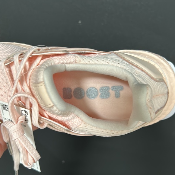 Brand new Adidas Ultraboost women’s shoes - Picture 6 of 6